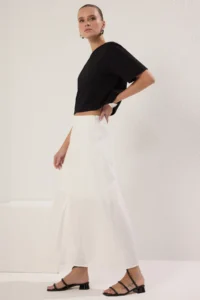 TRENDYOLMiLLA White Button Detailed slit linen look Lined Maxi Weaving Skirt - Image 2