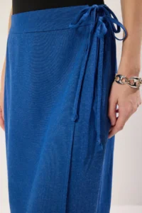 TRENDYOLMiLLA Navy Blue Binding Detailed Double breasted Kapama Maxi Size Weaving Skirt - Image 2