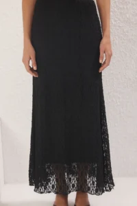 TRENDYOLMİLLA Black A Line Lined Lace Maxi Flexible Knitting Skirt - Image 3