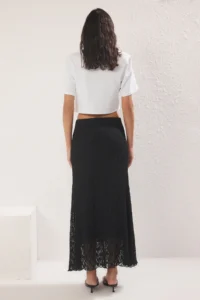 TRENDYOLMİLLA Black A Line Lined Lace Maxi Flexible Knitting Skirt - Image 4