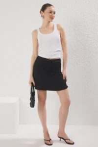 TRENDYOLMİLLA Black Shirred Crepe Flexible Mini Knitting Skirt