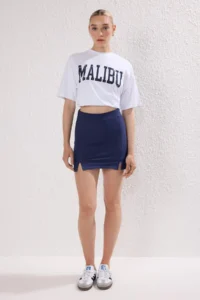 TRENDYOLMİLLA Navy Blue Short/Mini slit denim Look Flexible Knitting Shorts Skirt