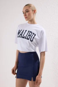 TRENDYOLMİLLA Navy Blue Short/Mini slit denim Look Flexible Knitting Shorts Skirt - Image 2