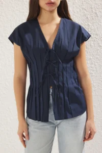 TRENDYOLMİLLA Navy Blue Fitted Belde Dart Detailed tied up Weaving Shirt - Image 4