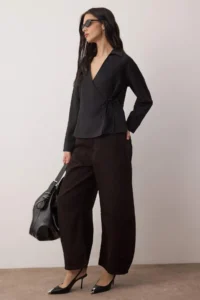 TRENDYOLMİLLA Black Double breasted Kapama Binding Detailed Regular Pattern Weaving Shirt - Image 2