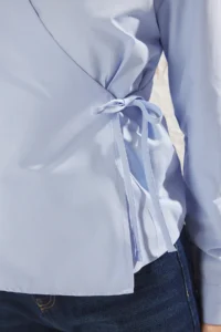 TRENDYOLMİLLA Mavi Double breasted Kapama Binding Detailed Regular Normal Pattern Weaving Shirt - Image 4