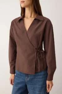 TRENDYOLMİLLA Dark Brown Double breasted Kapama Binding Detailed Regular Pattern Weaving Shirt - Image 3