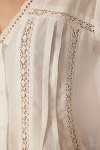 TRENDYOLMİLLA White Cotton Material Lace Detailed Regular Normal Pattern Weaving Shirt - Image 4
