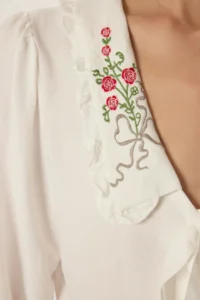 TRENDYOLMİLLA White Front Tied up Regular Pattern Weaving Shirt with Embroidery and Ruffle Detail on the Collar - Image 4