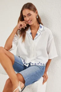 TRENDYOLMİLLA White Collar and Weaving Skirt with Embroidery Detail Regular Normal Pattern Weaving Shirt