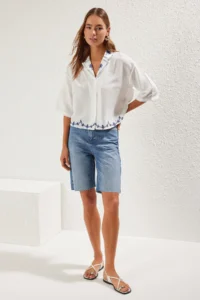 TRENDYOLMİLLA White Collar and Weaving Skirt with Embroidery Detail Regular Normal Pattern Weaving Shirt - Image 2