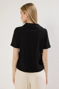 TRENDYOLMİLLA Black Polo Shirt Collar Regular/Standard Pattern Crepe Knitting Blouse - Image 4