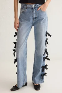 TRENDYOLMİLLA Mavi Ribbon/Bow Detailed Regular Waist Wide Leg Wide Leg 100% Cotton jeans - Image 4