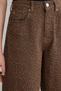 TRENDYOLMİLLA Multicolored Leopard Patterned Brown Regular Waist barrel jeans - Image 4