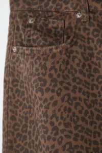 TRENDYOLMİLLA Multicolored Leopard Patterned Brown Regular Waist barrel jeans - Image 7
