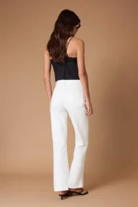 TRENDYOLMİLLA White High Waist Plain Kesim comfort/Flexible Straight jeans - Image 4