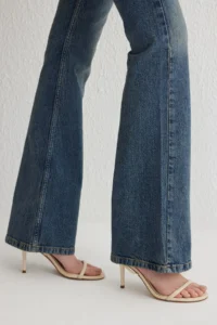 TRENDYOLMİLLA Dark Blue High Waist Less Flexible Flare flared leg jeans - Image 4