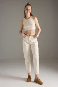 TRENDYOLMİLLA Beige Heart Embroidered High Waist Mom 100% Cotton Non-Stretch jeans
