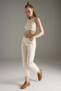 TRENDYOLMİLLA Beige Heart Embroidered High Waist Mom 100% Cotton Non-Stretch jeans - Image 2