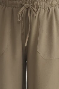 TRENDYOLMİLLA Khaki Elastic Waist Ederli Material Pull On Jogger Weaving Pants - Image 3
