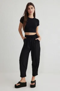 TRENDYOLMİLLA Black Elastic Waist Harem/Salwar Relaxed Cut Weaving Pants - Image 2