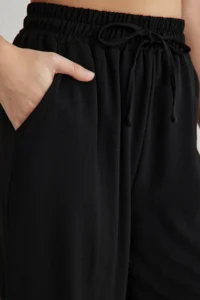 TRENDYOLMİLLA Black Elastic Waist Harem/Salwar Relaxed Cut Weaving Pants - Image 4