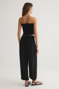 TRENDYOLMİLLA Black Legs Elastic Shalwar Form Weaving Pants - Image 5