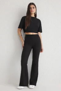 TRENDYOLMİLLA Black flared leg Regular Waist Weaving Pants