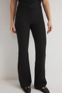 TRENDYOLMİLLA Black flared leg Regular Waist Weaving Pants - Image 4