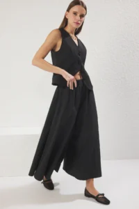 TRENDYOLMİLLA Black Skirt Look Matte textured Wide Leg Extra Wide Leg Elastic Waist Pants