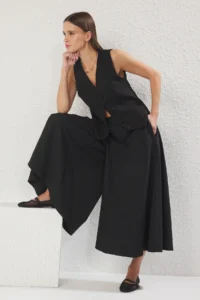 TRENDYOLMİLLA Black Skirt Look Matte textured Wide Leg Extra Wide Leg Elastic Waist Pants - Image 2
