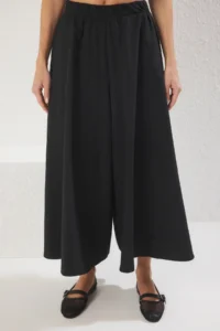 TRENDYOLMİLLA Black Skirt Look Matte textured Wide Leg Extra Wide Leg Elastic Waist Pants - Image 3