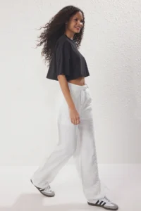 TRENDYOLMİLLA White textured Wide Leg/Wide Leg Thin Material Lined Pants - Image 2