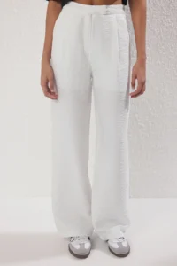 TRENDYOLMİLLA White textured Wide Leg/Wide Leg Thin Material Lined Pants - Image 3
