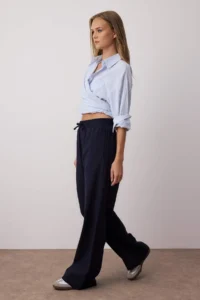 TRENDYOLMİLLA Navy Blue  linen look Wide Leg/Wide Leg Shorts Lined Elastic Waist Pants - Image 2