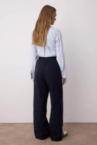TRENDYOLMİLLA Navy Blue  linen look Wide Leg/Wide Leg Shorts Lined Elastic Waist Pants - Image 5