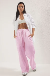 TRENDYOLMİLLA Light Pink linen look Wide Leg/Wide Leg Shorts Lined Elastic Waist  Pants - Image 3