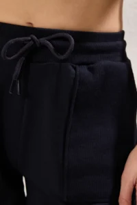 TRENDYOLMiLLA Navy Blue relaxed/Rahat Pattern Pocket Detail Flexible Knitting  Shorts & Bermuda - Image 4