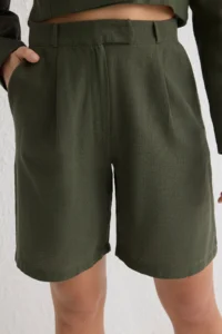 TRENDYOLMiLLA Khaki linen look Regular Size Weaving Shorts & Bermuda - Image 4