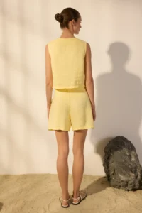 TRENDYOLMiLLA Yellow 100% Linen Beli Binding Detailed Mini Shorts - Image 4