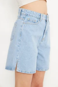 TRENDYOLMİLLA Light Blue Slit Detailed Regular Waist Denim Bermuda - Image 4
