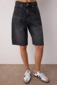 TRENDYOLMİLLA Black Soluk Efekt Vintage Regular Waist denim Jorts Bermuda - Image 3