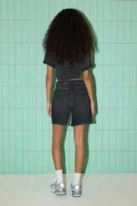 TRENDYOLMİLLA Black Regular Waist denim Bermuda - Image 5