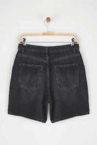 TRENDYOLMİLLA Black Regular Waist denim Bermuda - Image 7