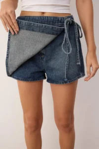 TRENDYOLMiLLA Mavi Double breasted Binding Detailed Regular Waist denim Shorts Skirt - Image 3