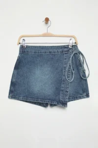 TRENDYOLMiLLA Mavi Double breasted Binding Detailed Regular Waist denim Shorts Skirt - Image 5