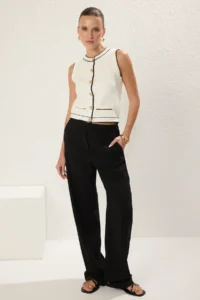 TRENDYOLMİLLA Ecru Premium Yarn/Special Yarn Crew Neck Color Blocked Thin Blouse - Image 2