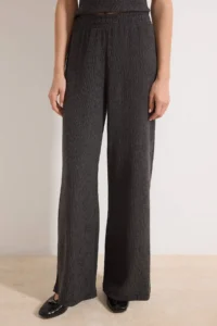 TRENDYOLMİLLA Anthracite Fitted Asymmetric Wide Leg textured Knitting Top and Bottom Set - Image 3