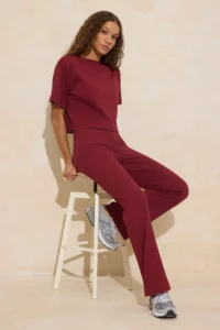 TRENDYOLMİLLA Burgundy relaxed Drop Sleeve Short Sleeve Pipe Both Cotton Rib Knitting Top and Bottom Set - Image 2
