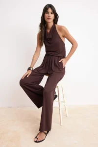 TRENDYOLMİLLA Brown Fitted Sleeveless Pique Knitting Top and Bottom Set - Image 2
